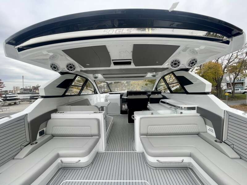 50ft Cruisers Yachts Yacht For Sale