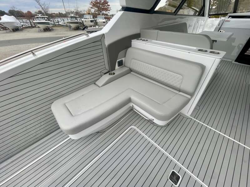 50ft Cruisers Yachts Yacht For Sale