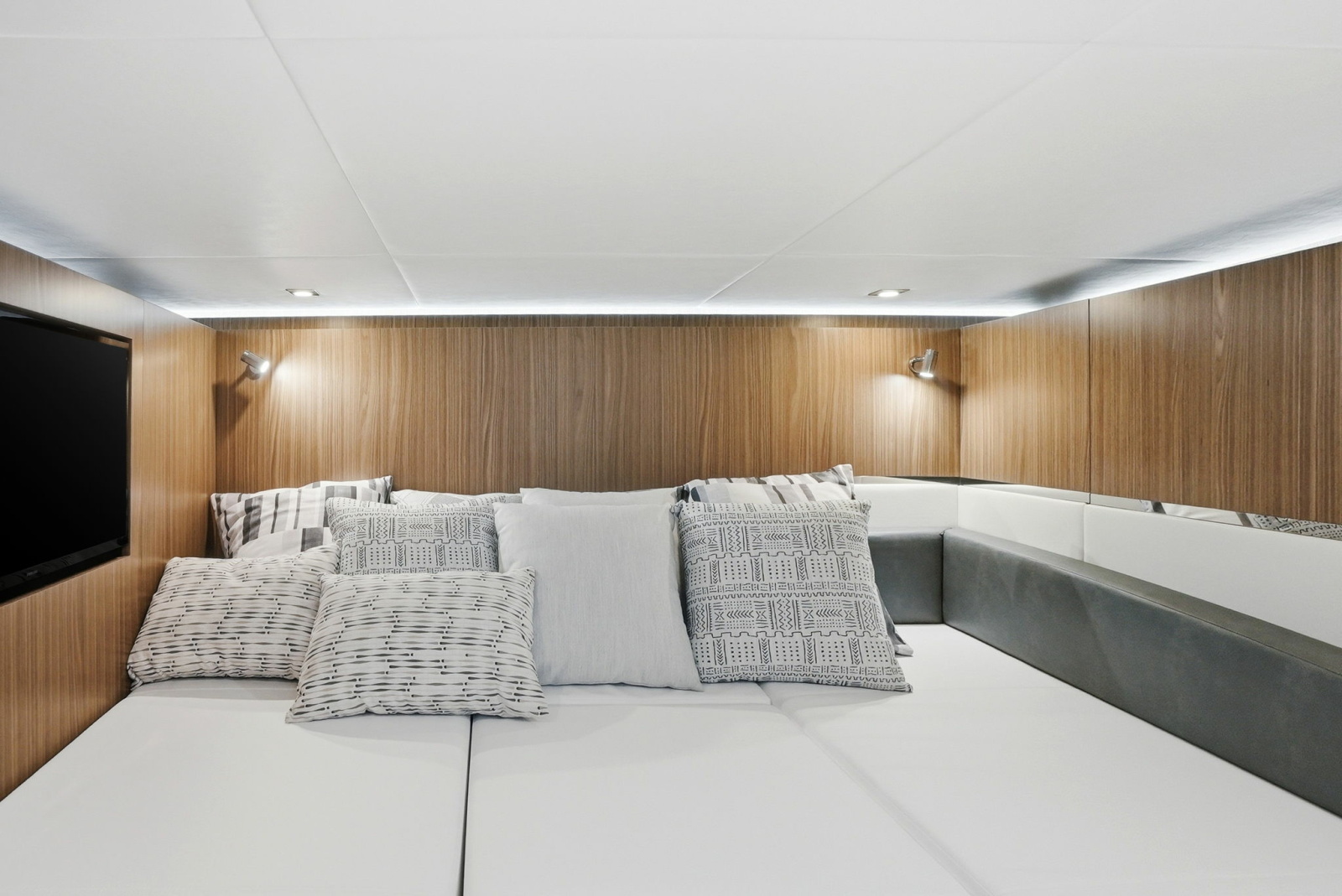 50ft Cruisers Yachts Yacht For Sale