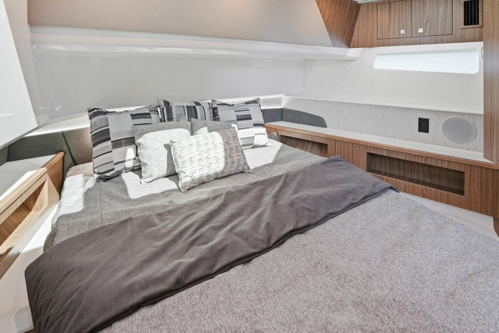 50ft Cruisers Yachts Yacht For Sale