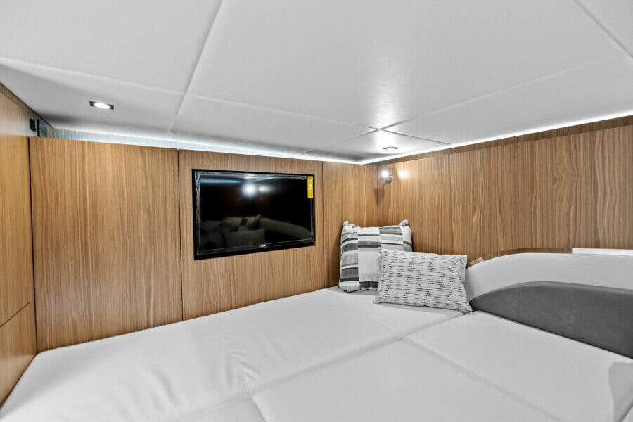 50ft Cruisers Yachts Yacht For Sale