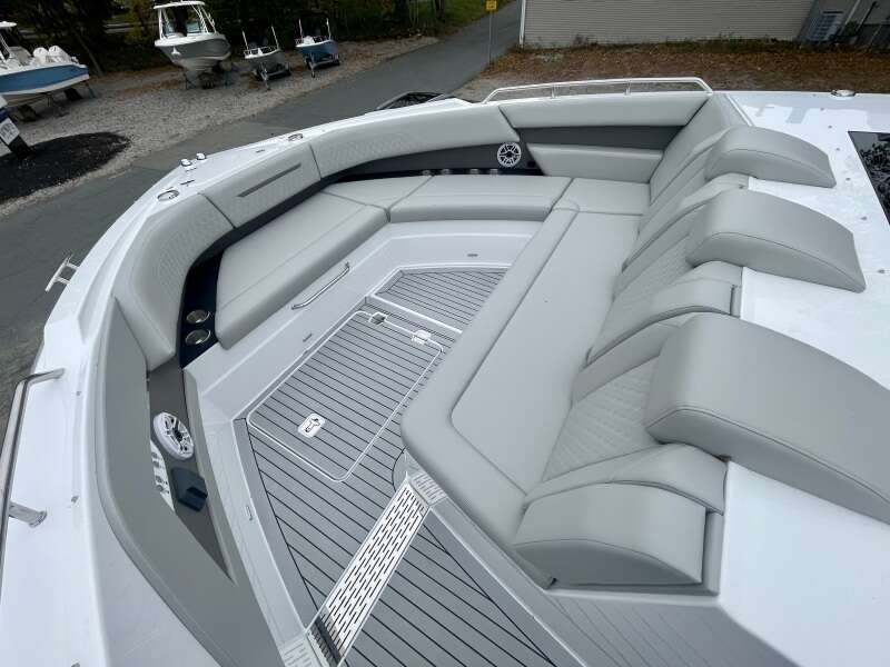 50ft Cruisers Yachts Yacht For Sale