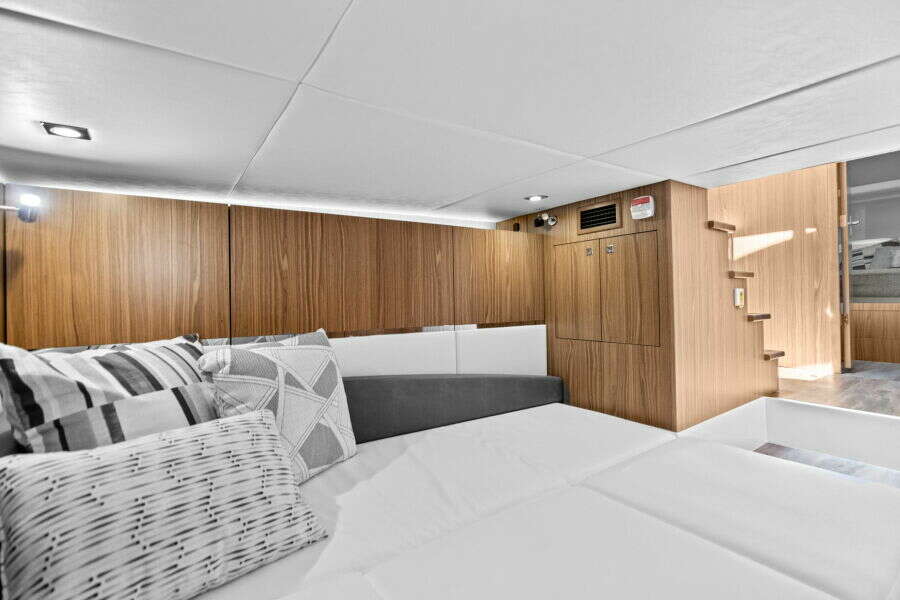 50ft Cruisers Yachts Yacht For Sale