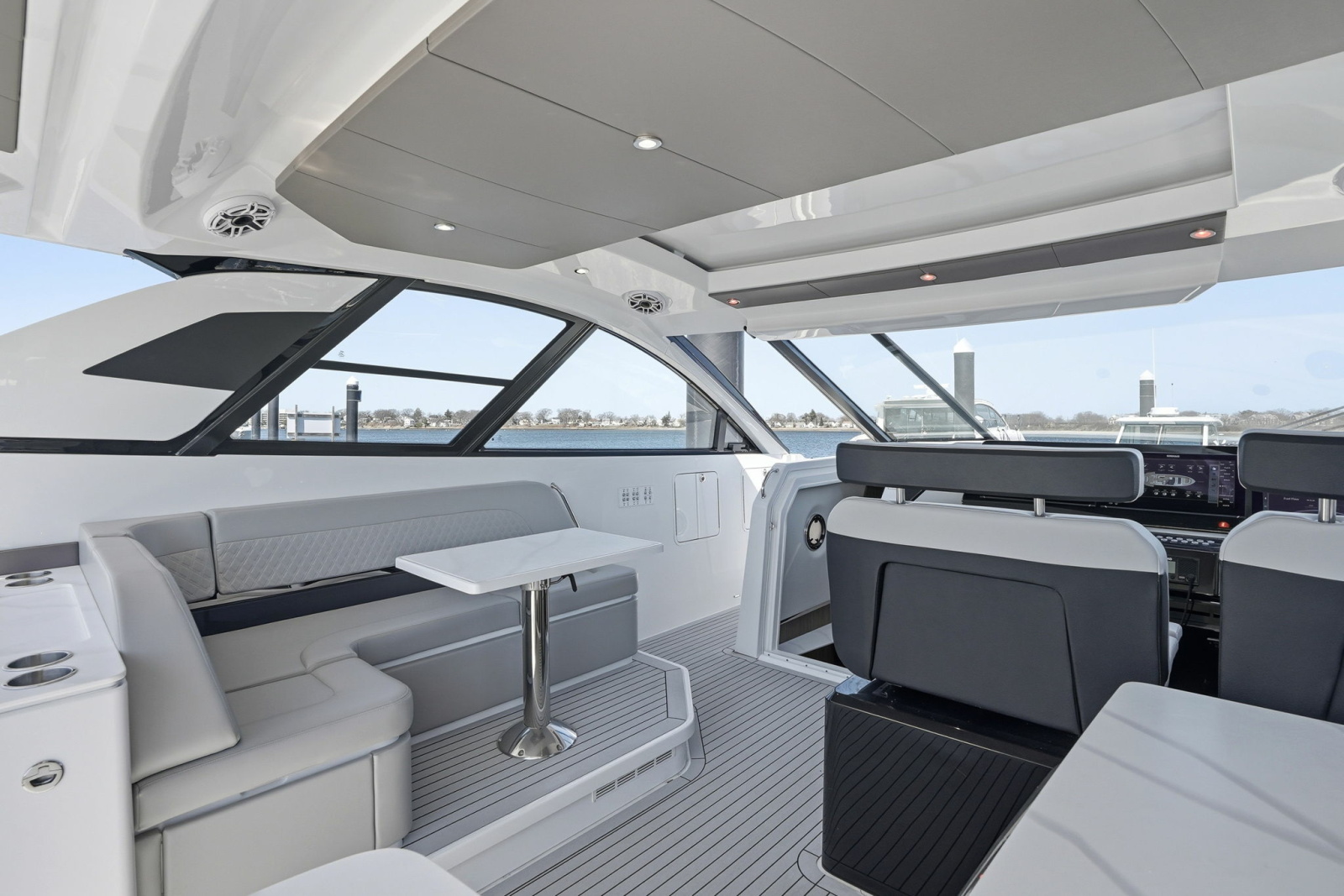 50ft Cruisers Yachts Yacht For Sale