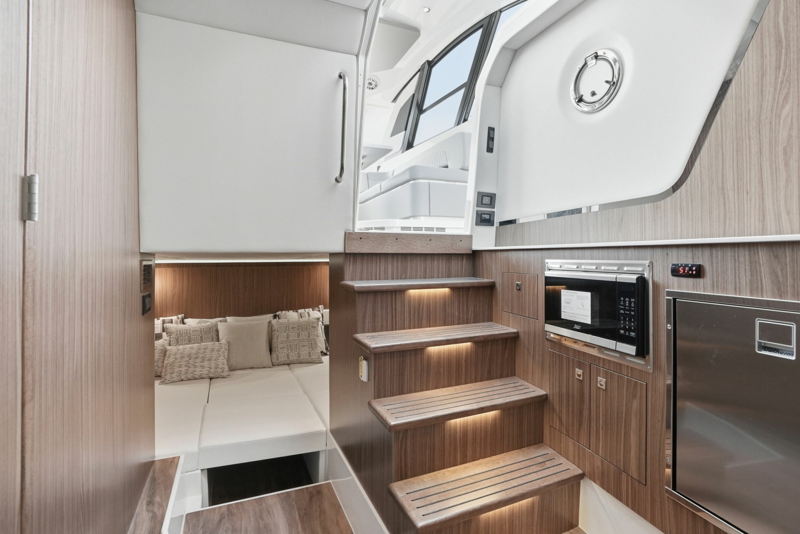 50ft Cruisers Yachts Yacht For Sale