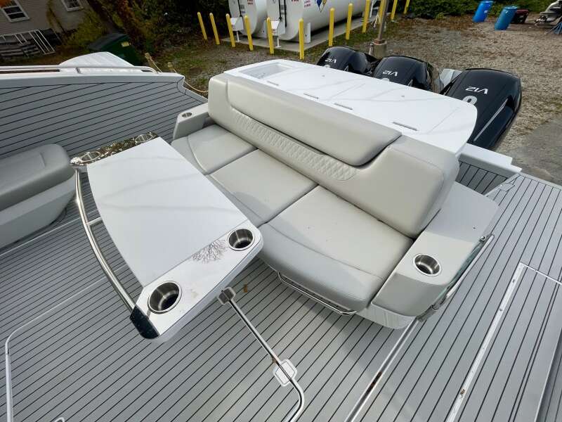 50ft Cruisers Yachts Yacht For Sale