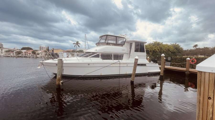 50ft CARVER YACHTS Yacht For Sale