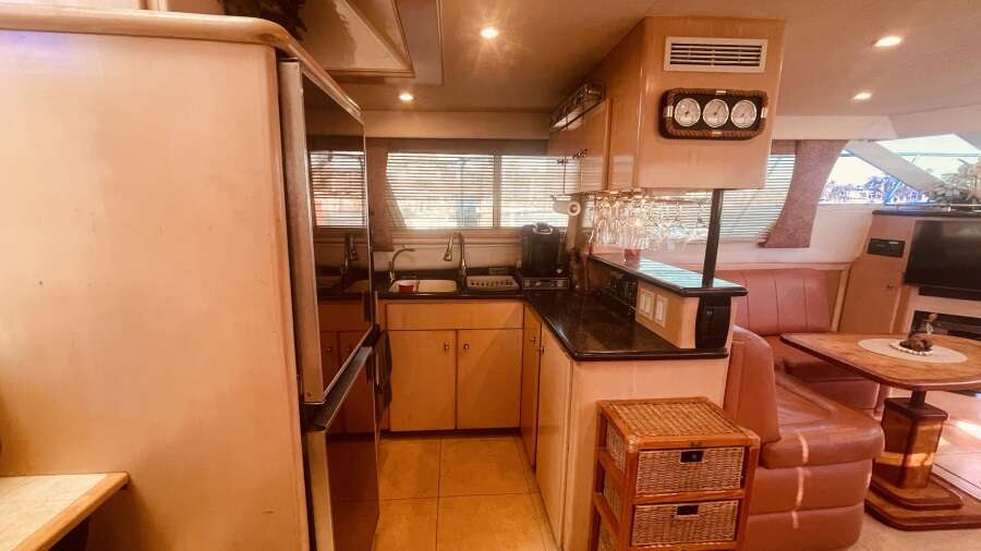 50ft CARVER YACHTS Yacht For Sale