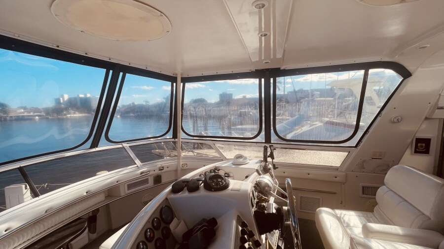 50ft CARVER YACHTS Yacht For Sale