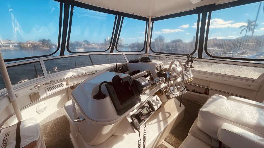 50ft CARVER YACHTS Yacht For Sale