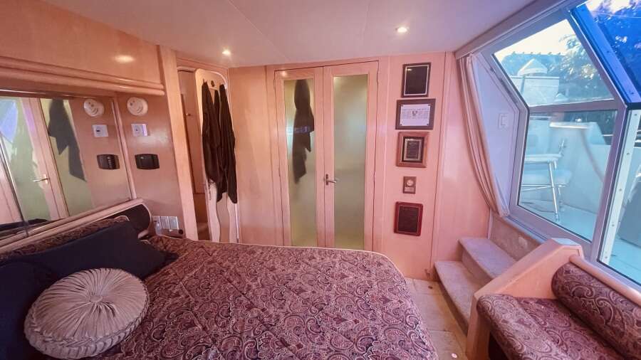 50ft CARVER YACHTS Yacht For Sale