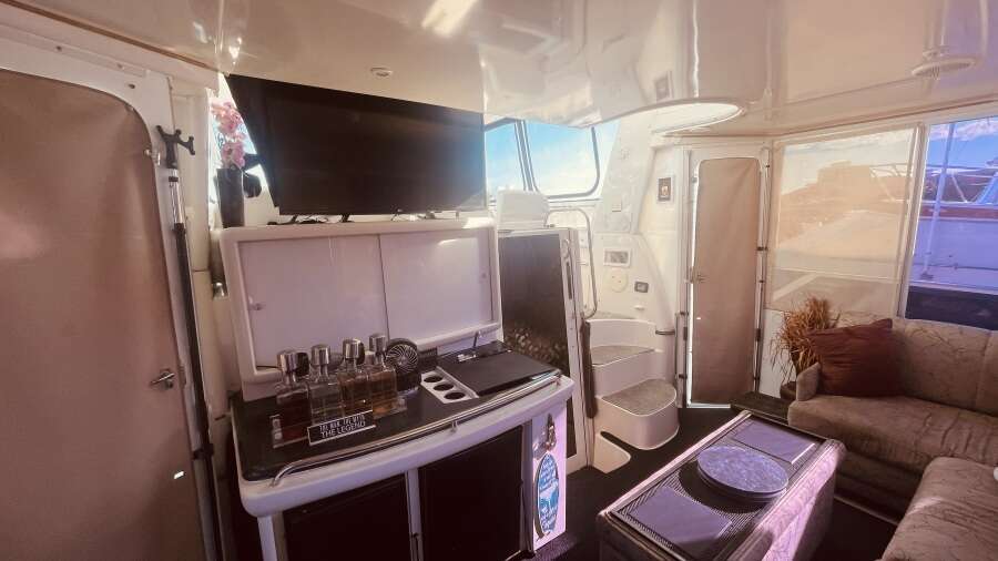 50ft CARVER YACHTS Yacht For Sale