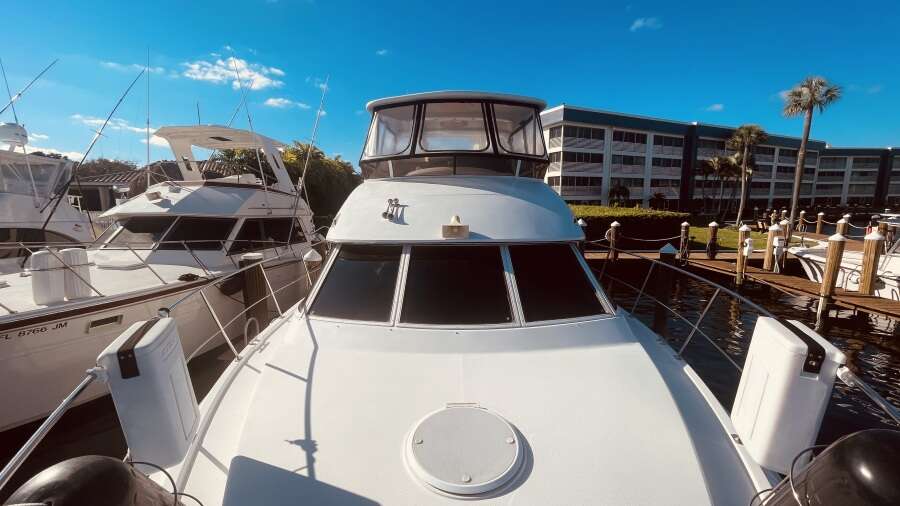 50ft CARVER YACHTS Yacht For Sale