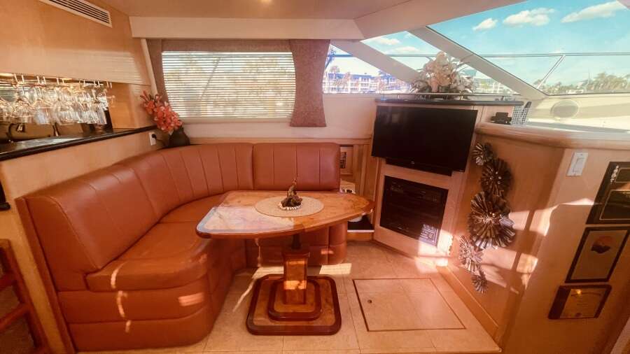 50ft CARVER YACHTS Yacht For Sale