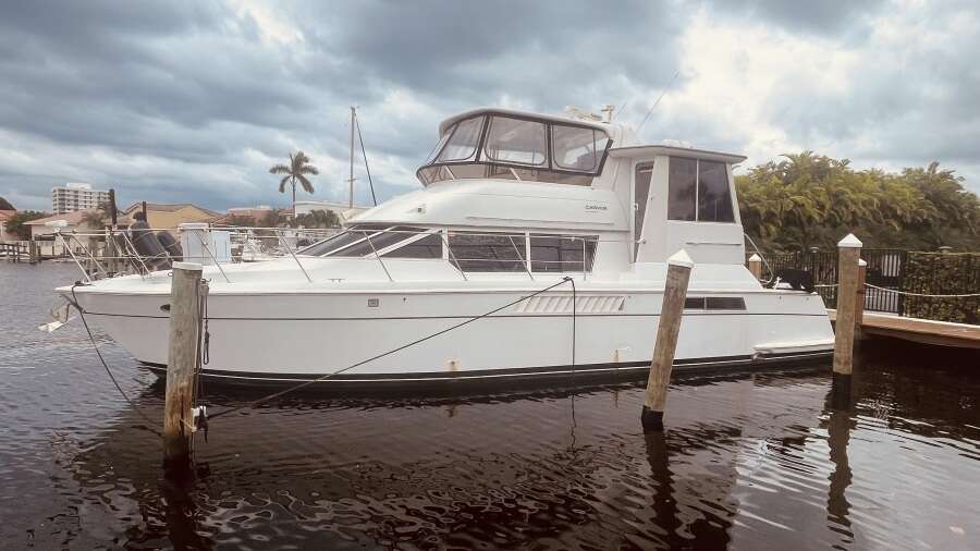 50ft CARVER YACHTS Yacht For Sale