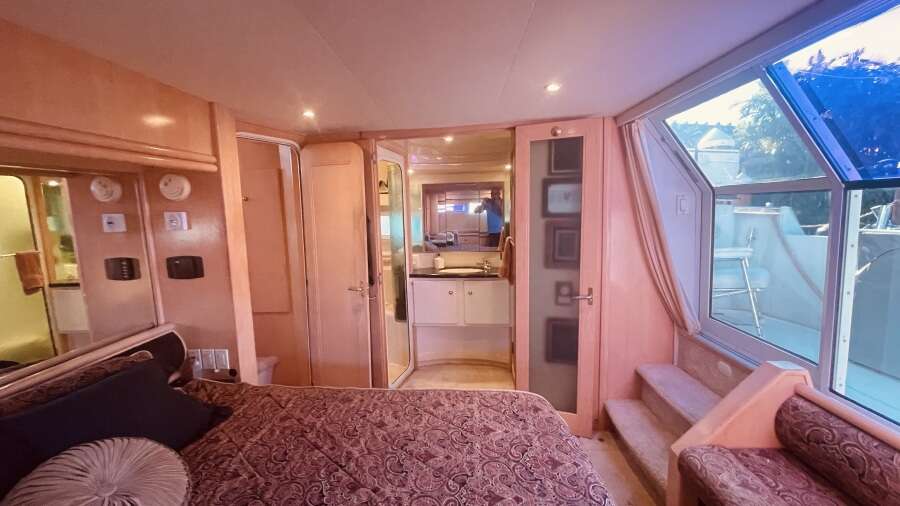 50ft CARVER YACHTS Yacht For Sale