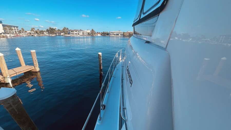 50ft CARVER YACHTS Yacht For Sale