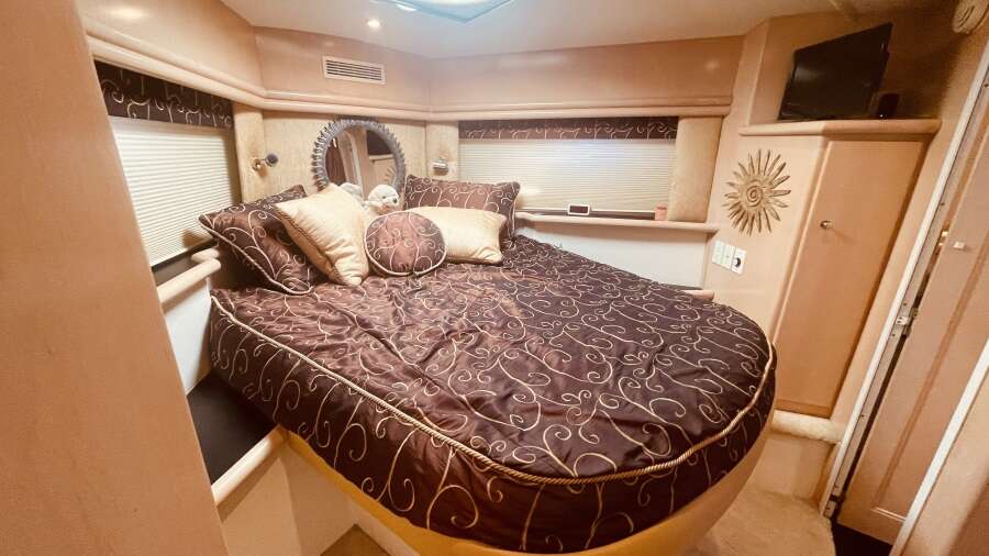 50ft CARVER YACHTS Yacht For Sale