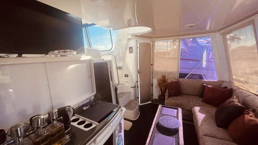 50ft CARVER YACHTS Yacht For Sale