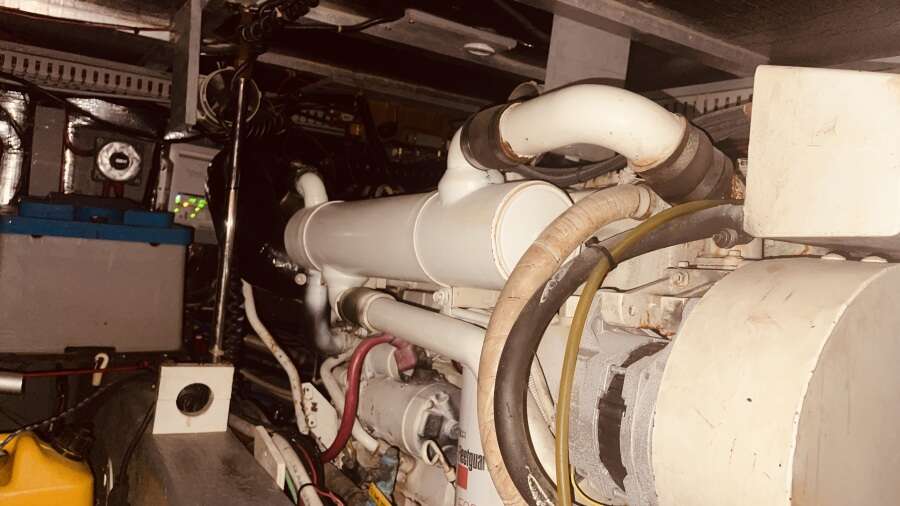 50ft CARVER YACHTS Yacht For Sale