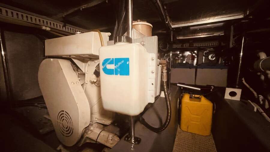 50ft CARVER YACHTS Yacht For Sale