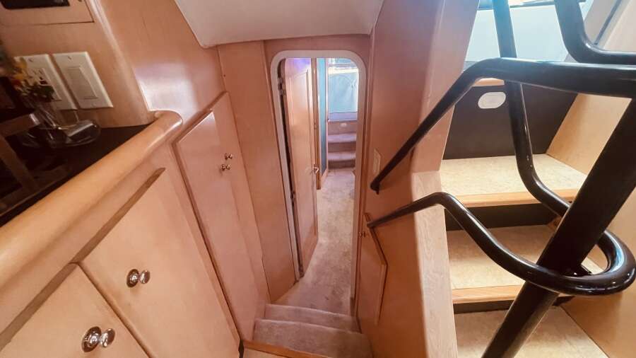 50ft CARVER YACHTS Yacht For Sale