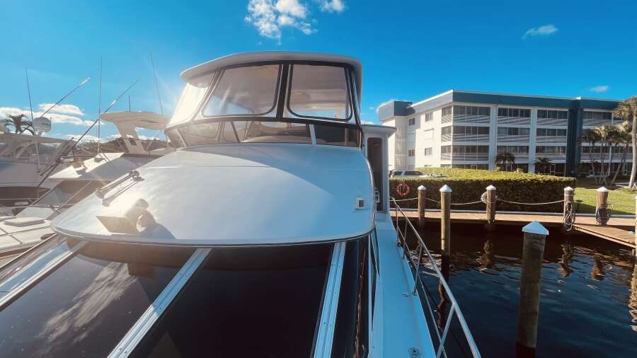 50ft CARVER YACHTS Yacht For Sale