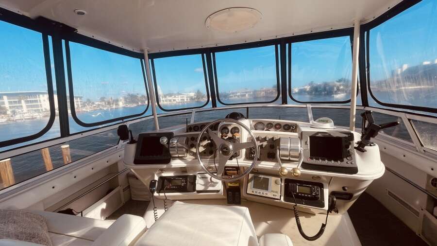 50ft CARVER YACHTS Yacht For Sale