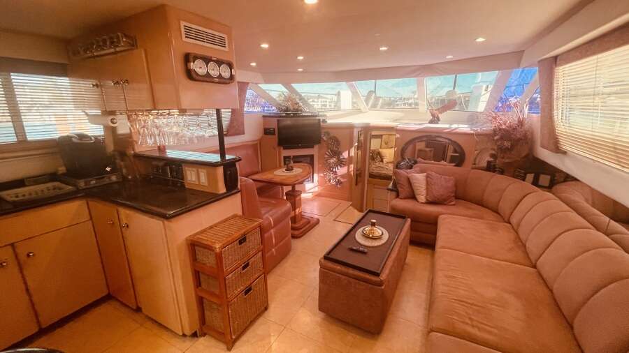 50ft CARVER YACHTS Yacht For Sale