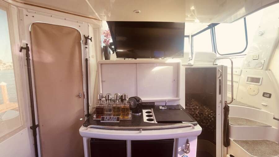 50ft CARVER YACHTS Yacht For Sale