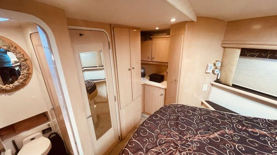 50ft CARVER YACHTS Yacht For Sale