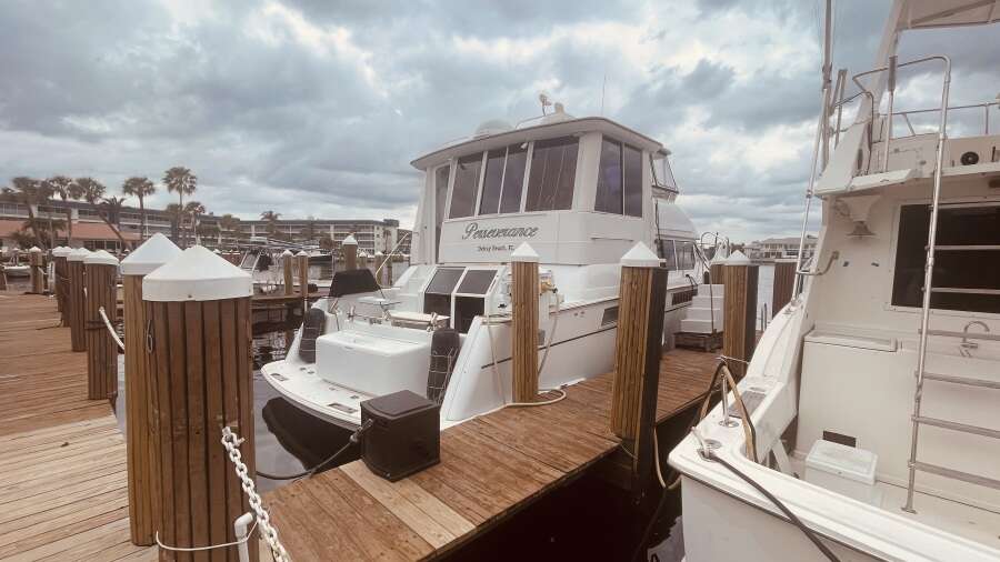 50ft CARVER YACHTS Yacht For Sale