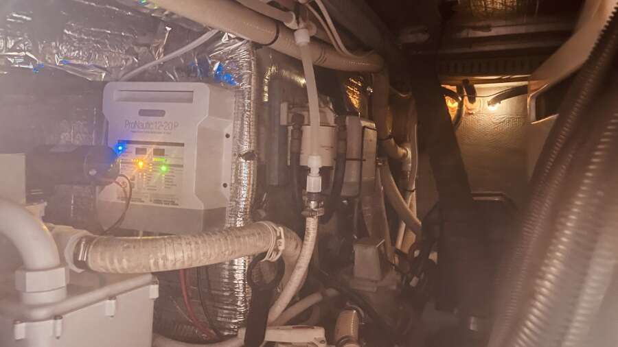 50ft CARVER YACHTS Yacht For Sale