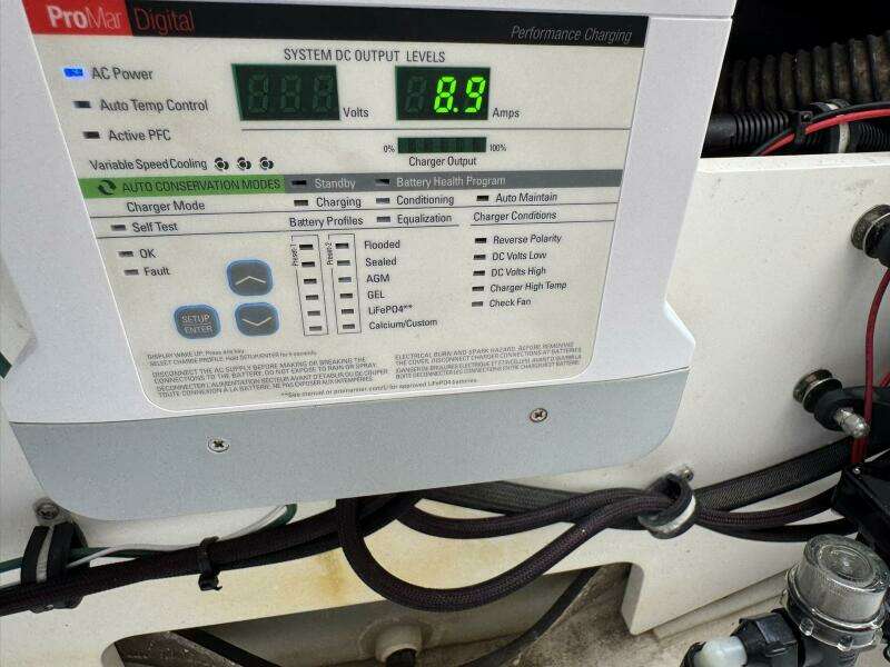 27ft Everglades Yacht For Sale