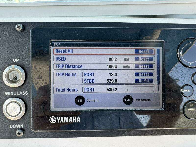 27ft Everglades Yacht For Sale