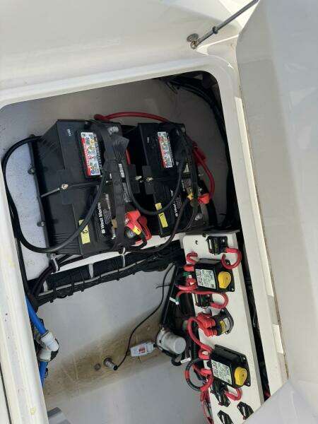 27ft Everglades Yacht For Sale