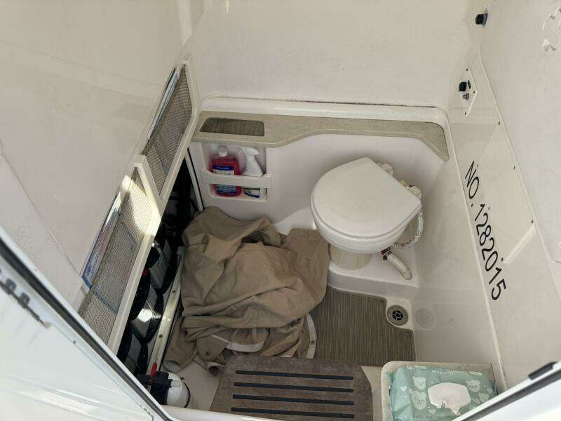 27ft Everglades Yacht For Sale