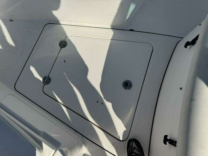 27ft Everglades Yacht For Sale