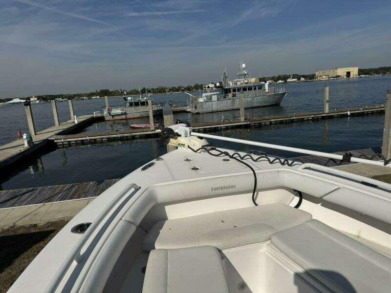 27ft Everglades Yacht For Sale