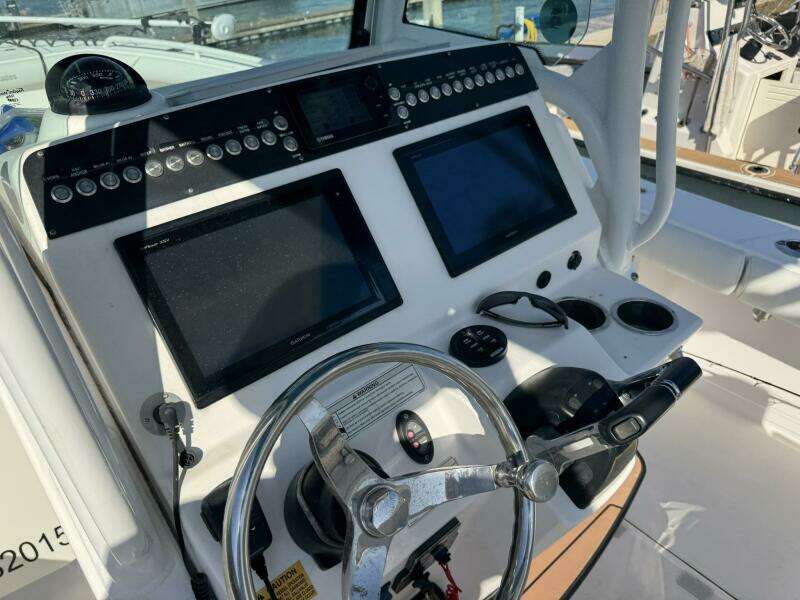27ft Everglades Yacht For Sale