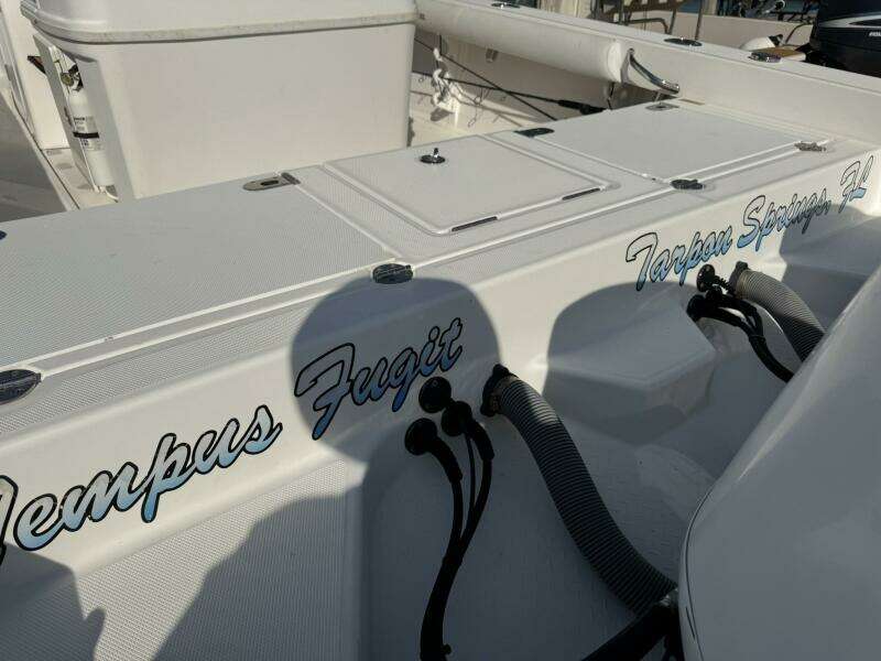 27ft Everglades Yacht For Sale