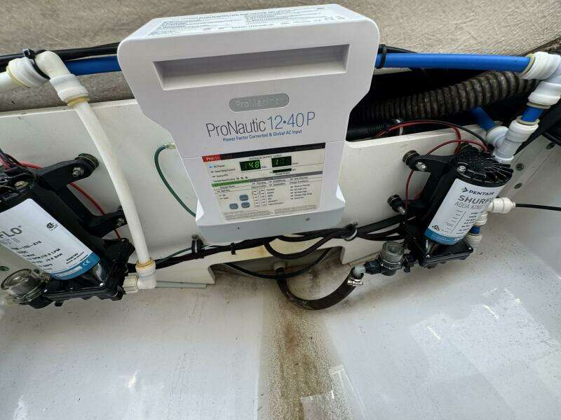 27ft Everglades Yacht For Sale