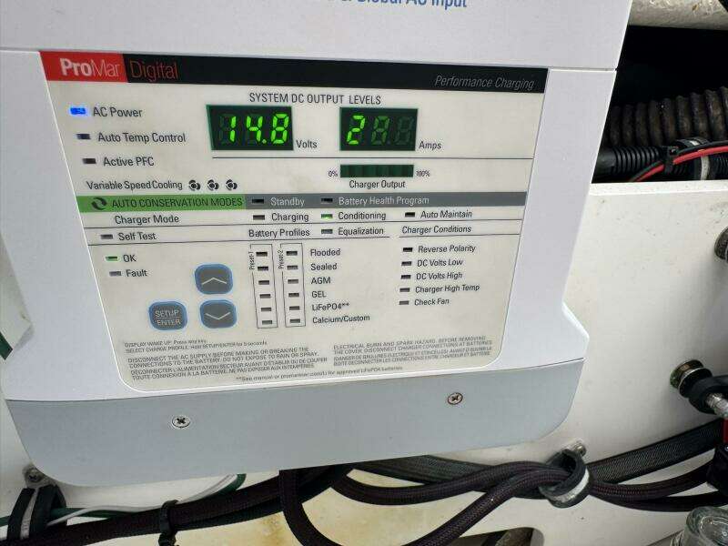 27ft Everglades Yacht For Sale