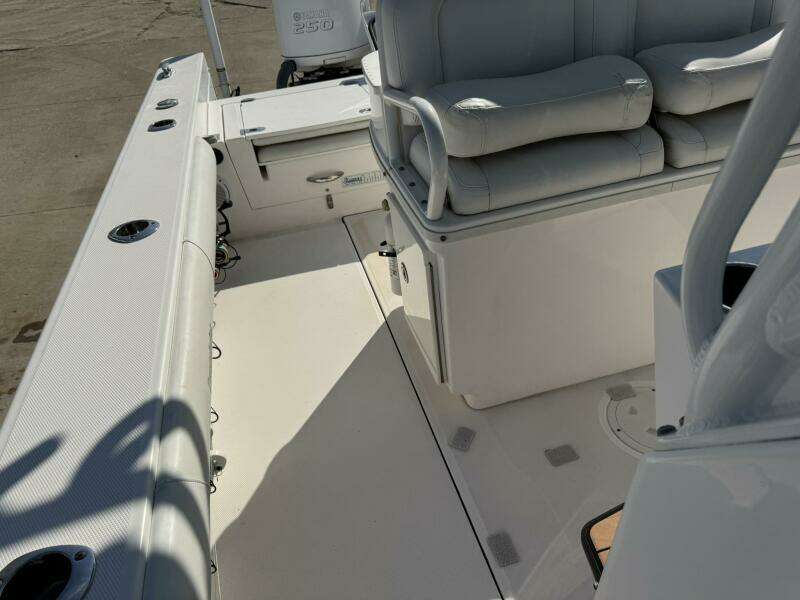 27ft Everglades Yacht For Sale