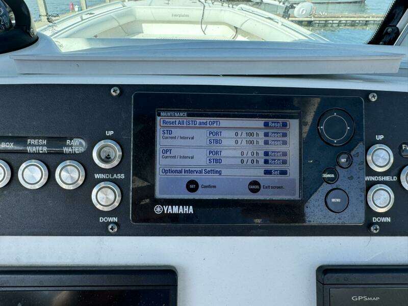 27ft Everglades Yacht For Sale