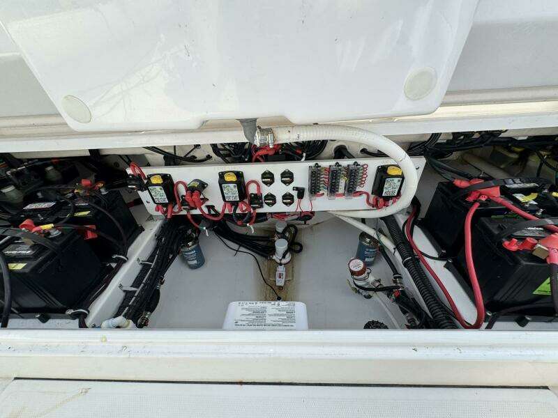 27ft Everglades Yacht For Sale