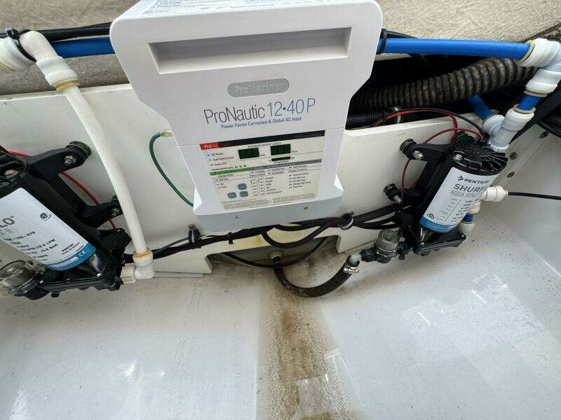 27ft Everglades Yacht For Sale