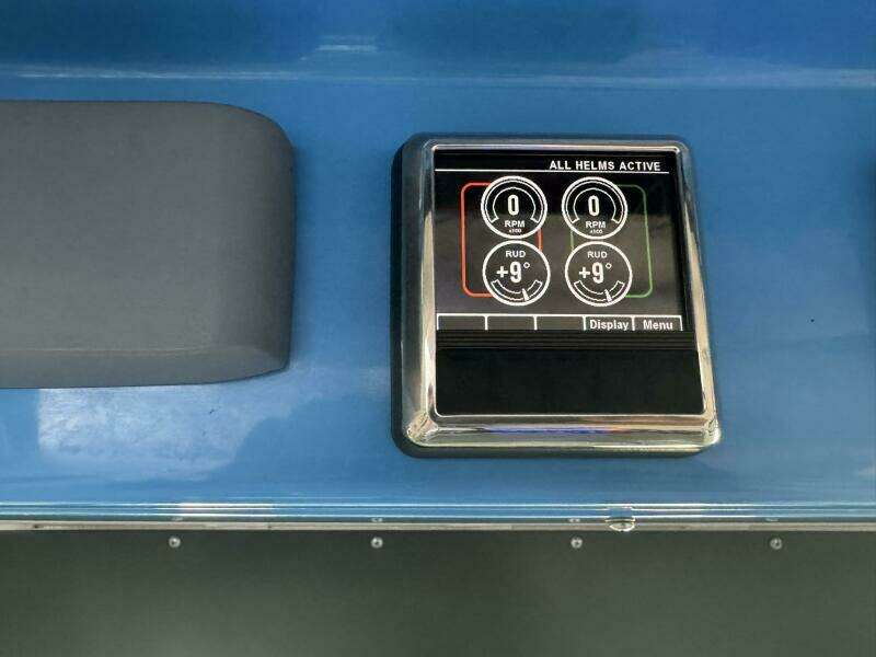 27ft Everglades Yacht For Sale