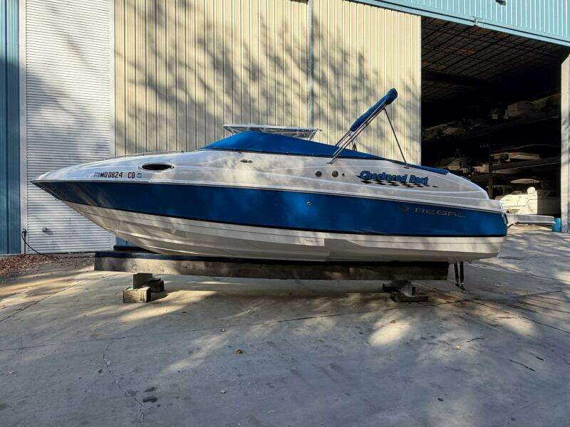 24ft Regal Yacht For Sale