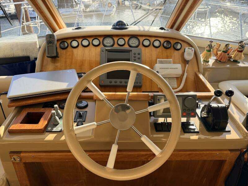 Hukilau 48ft Navigator Yacht For Sale